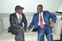 Le ministre Bandaman Maurice échange avec  Sidiki Bakaba, ex DG du Palais de la Culture