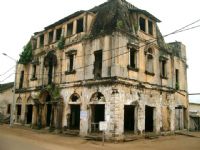 Un après son classement au patrimoine mondial de l’UNESCO, le gouvernement lance les travaux de réhabilitation de la ville historique de Grand-Bassam