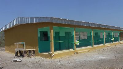 Une coopérative offre un bâtiment de trois classes au collège municipal de Séguélon