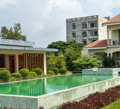 Bingerville / Abatta : des riverains s’interrogent sur la conformité d’un immeuble en construction, le propriétaire fait des précisions