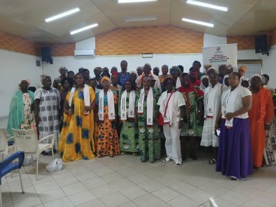 Bingerville : des femmes mobilisées contre les violences faites aux femmes et aux filles