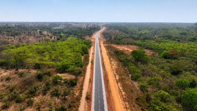 Bitumage de l’axe Niéméné-Foumbolo : quand ce projet structurant concilie développement économique et progrès social dans la région du Hambol