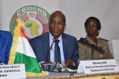 La Côte d’Ivoire engagée à assurer son développement avec de l’argent 