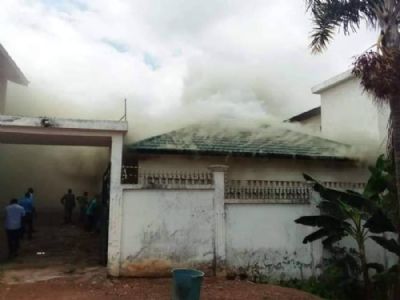 Côte d`ivoire: la résidence de Affi, candidat à la présidentielle, incendiée à Bongouanou