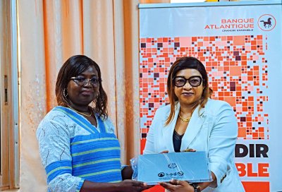 Burkina : Banque Atlantique offre du matériel informatique à la Direction générale du Conseil à l’orientation et des bourses