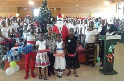 Les meilleurs élèves de Daoukro reçoivent des cadeaux d’Henriette Konan Bédié