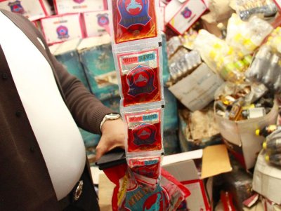 Campagne de répression contre les boissons alcooliques en sachet : le Ministère en charge du Commerce saisit 839 cartons à Anono