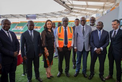 CAN 2023: le Premier Ministre Robert Beugré Mambé satisfait des corrections apportées aux travaux du Stade Félix Houphouët-Boigny