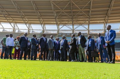 CAN 2023 / Stade de Yamoussoukro : le Premier Ministre Robert Beugré Mambé se dit rassuré après une visite de l'infrastructure