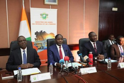 Carburant : le prix du litre de Super passe de 815 à 875 FCFA et celui du Gasoil de 655 à 715 FCFA, soit une hausse de 60 FCFA, à compter du 1er octobre 2023