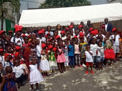 Célébration de la fête de Noël : 150 enfants des balayeuses de l'Agence Nationale de Gestion des Déchets cadeautés