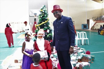 Noël 2021 à Cocody: les enfants du crou-A1 comblés de cadeaux