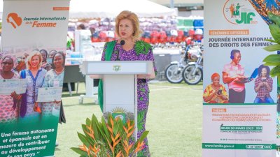 Célébration officielle de la Journée internationale de la Femme : la Première Dame Dominique Ouattara exhorte les femmes à s’approprier l'usage des outils technologiques