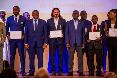 Cérémonie de distinction dans l'Ordre du Mérite de la Communication 2023 : le PDG de Veilleur des Médias distingué