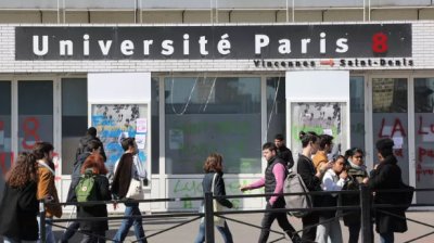 Ces universités qui accueillent les étudiants étrangers les yeux fermés