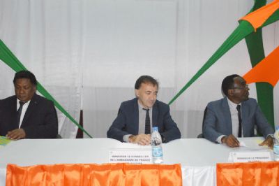 UNA/Cérémonie de lancement de Clubs Mathématiques Lycéens ANIMATH en Côte d’Ivoire : Deux Clubs Mathématiques Lycéens ANIMATH installés