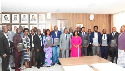 Communication : le ministre Amadou Coulibaly reçoit la première promotion des diplômés du programme Executive Master en Management des Médias