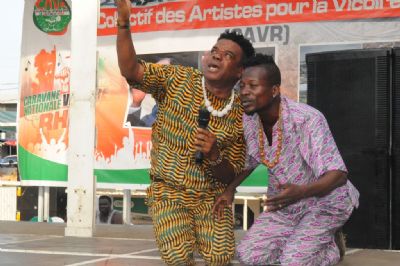 Caravane des artistes pour la paix et la réconciliation : Bilé Dieméleou offre le spectacle aux populations de Dimbokro