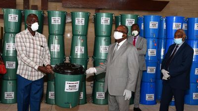 COVID-19: Le Conseil du café-cacao remet des kits d’hygiène aux coopératives