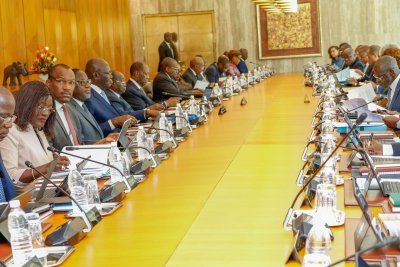 Cherté des loyers, coupures récurrentes d'électricité : le gouvernement apporte des éléments de réponses 