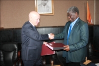 Développement laitier/ Le District d’Abidjan et LR Group signent un accord