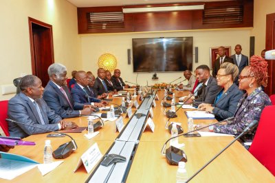 Coopération Côte d'Ivoire - USA : Robert Beugré Mambé partage les priorités du Gouvernement ivoirien avec une délégation américaine