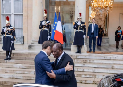 Coopération Côte d’Ivoire-France : Ouattara et Macron relancent le dialogue stratégique à l’Élysée