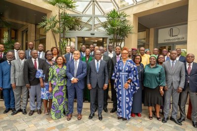 Coopération sanitaire : les États-Unis et la Côte d’Ivoire lancent un Comité conjoint de pilotage pour renforcer leur partenariat