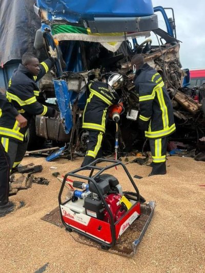 Côte d'Ivoire : 02 victimes dont une (01) incarcérée dans une collision entre deux camions remorques sur l’autoroute du Nord (Pompiers) 