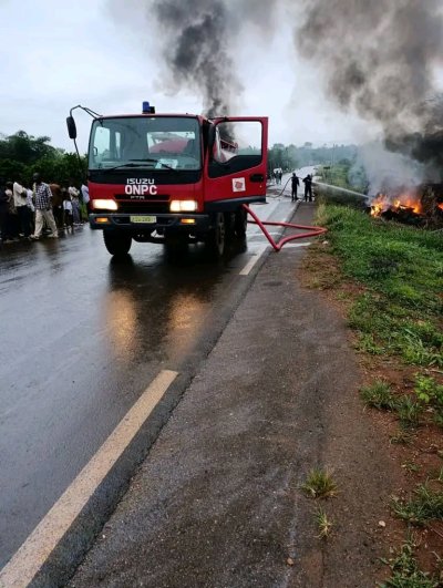 Côte d'Ivoire : 04 victimes dont une calcinée après une collision frontale entre deux camions poids lourds sur l'axe Kotobi-Akoupé ( Pompiers)