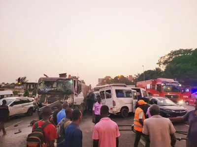 Côte d'Ivoire : 37 victimes dont 04 cas graves dans un carambolage impliquant 12 véhicules à la Riviera 2