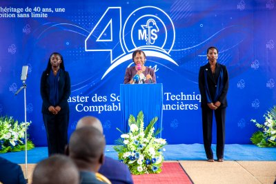 UFHB : les anciens diplômés du MSTCF offrent des équipements d’assainissement à l’université