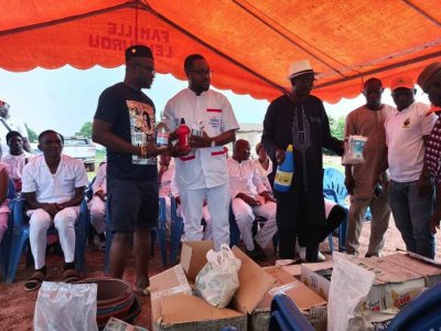 Côte d'Ivoire : des '' aventuriers '' offrent du matériel médical à l'hôpital de Tioronaradougou 