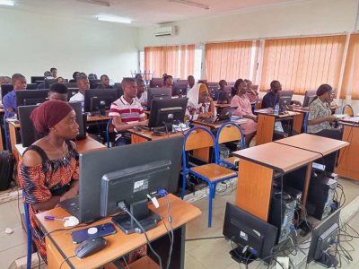 Côte d'Ivoire : des doctorants de l'université Nangui Abrogoua instruits sur la rédaction d'articles scientifiques