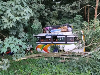 Côte d'Ivoire : la sortie de route d'un minicar de transport fait 37 victimes sur l'autoroute du Nord (Pompiers)