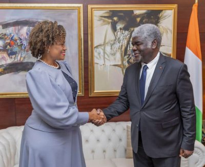 Côte d'Ivoire : le Premier Ministre Robert Beugré Mambé reçoit l'ambassadeur américain Jessica Davis Ba