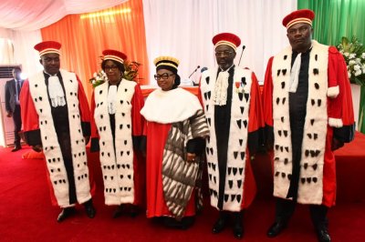 Côte d'Ivoire: les nouveaux conseillers du Conseil constitutionnel Aimée Zebeyoux, Adou Richard et Lath Yédoh prêtent serment