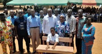 Côte d'Ivoire/Niakara : Justin Katinan offre 150 tables-bancs au lycée municipal Henri Konan Bédié