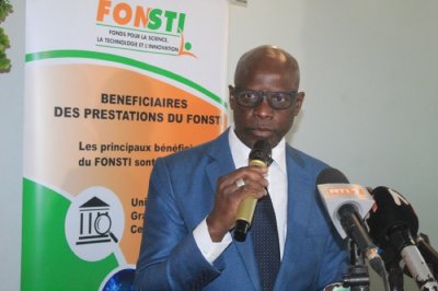 210 millions du FONSTI à 9 chercheurs ivoiriens / Le ministre Diawara Adama interpelle les lauréats : « Depuis 1960, notre recherche scientifique est déconnectée du milieu économique »
