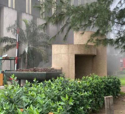 Côte d'Ivoire : Plusieurs véhicules en feu au 2e sous sol de la tour E au Plateau (Pompiers)