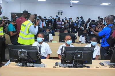 Côte d'Ivoire: test des équipements du projet éducation numérique