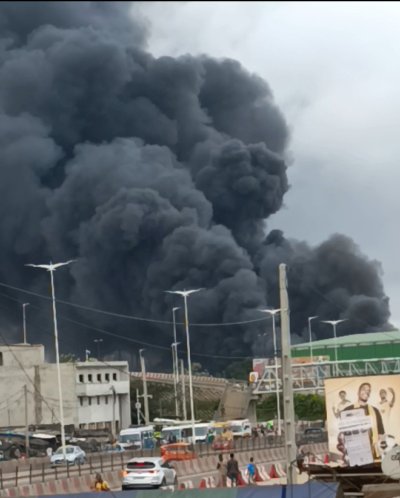 Côte d’Ivoire : Un grave incendie déclaré dans une usine à la Zone industrielle de Yopougon (Témoin)