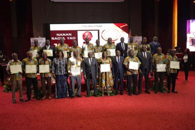 Côte d’Ivoire : 94 agents de la Chambre de commerce décorés pour leur engagement professionnel