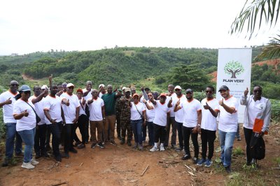 CÔTE D’IVOIRE : BANQUE ATLANTIQUE lance une nouvelle opération de reboisement au sein de la Réserve naturelle d’Aghien