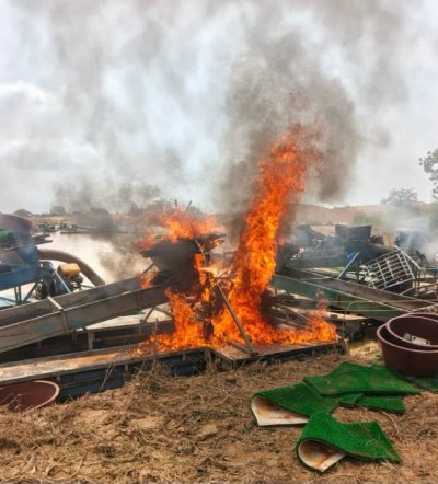 Côte d’Ivoire : Dix dragues d’orpaillage illégal détruites sur le fleuve Bagoué