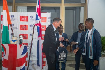 Côte d’Ivoire : l’ambassade britannique célèbre les lauréats 2025 de la bourse Chevening