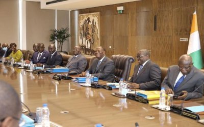 Côte d’Ivoire : le Conseil des Ministres adopte l’intégration de la dolomite dans la fabrication du ciment