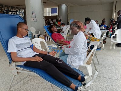 Côte d’Ivoire: le ministère de la Promotion de la jeunesse lance une campagne de don de sang dans le district autonome d’Abidjan