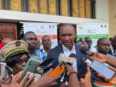 Côte d’Ivoire : le ministre Touré Mamadou lance deux projets en faveur de 200 jeunes  de deux villes balnéaires
