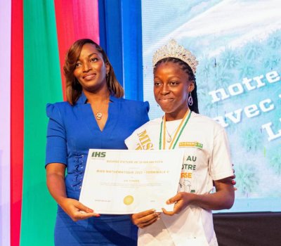 Côte d’Ivoire : Miss Mathématique 2022  reçoit une bourse d’études de 20 millions FCFA